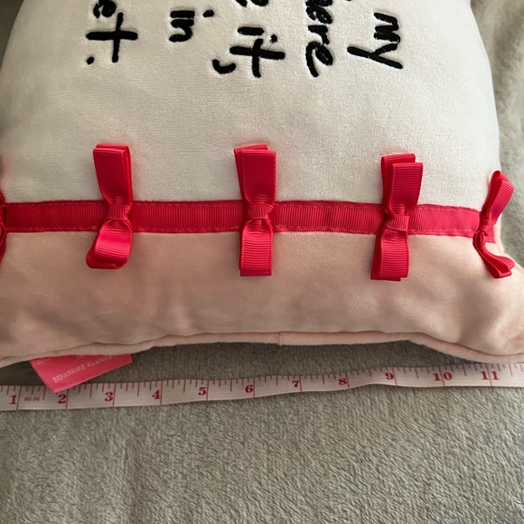 DECORATIVE PILLOW - Picture 6 of 6